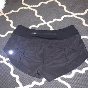 Lululemon Speed Up 2.5 inseam shorts